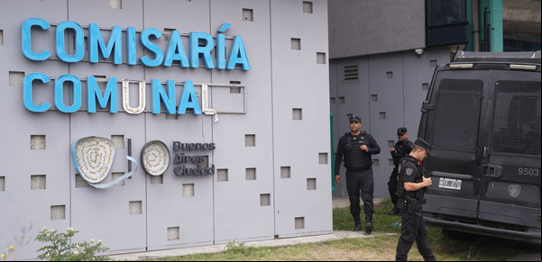 Buscan acelerar la expulsión del país de los extranjeros detenidos por delitos en la Ciudad