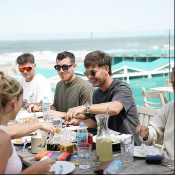 Cuánto sale comer afuera este verano en Pinamar