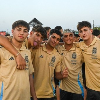Alex Woiski, el 'europibe' de Argentina en el Sudamericano Sub 20: la promesa a Scaloni que cumplirá para seguir la ruta de Garnacho y Nico Paz