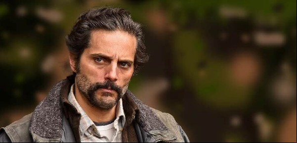 Joaquín Furriel en Una muerte silenciosa: buen thriller en una Patagonia helada
