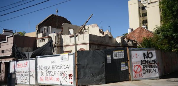 La Justicia ordenó frenar la demolición de la última de las cien "casitas" emblemáticas de Parque Chas