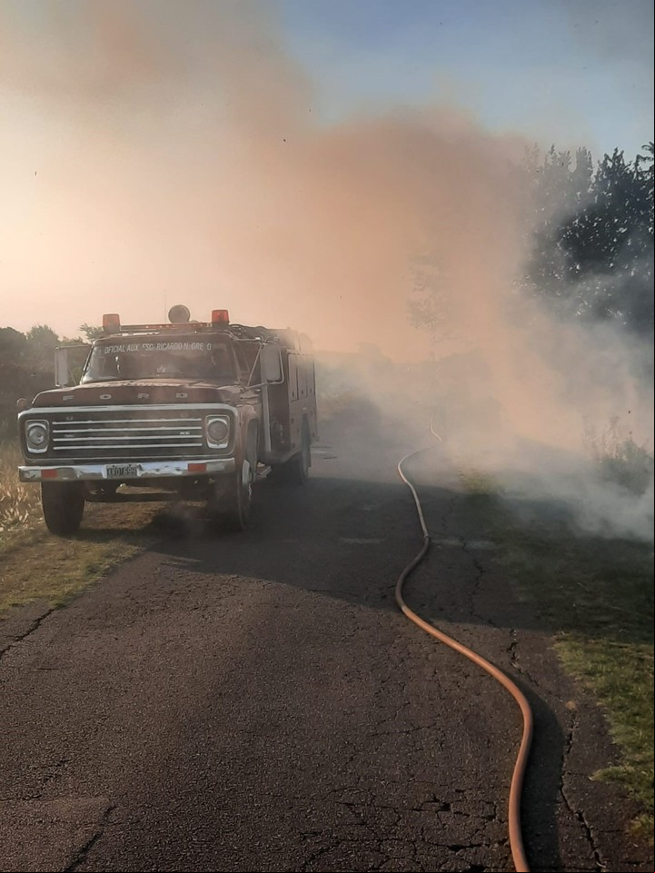 Para cooperar con el cuerpo de bomberos de Merlo se pueden ar mediante su web www.bomberosdemerlo.org.ar.