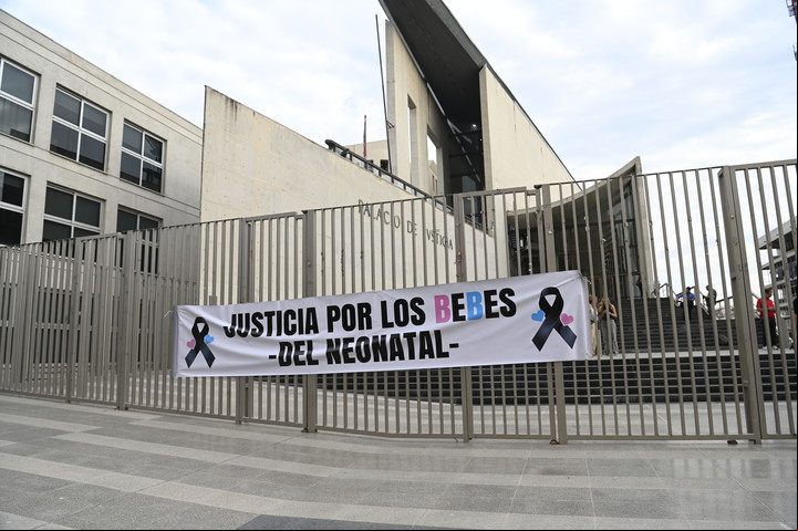 El reclamo de justicia por los bebés muertos. Foto Ariel Carreras.