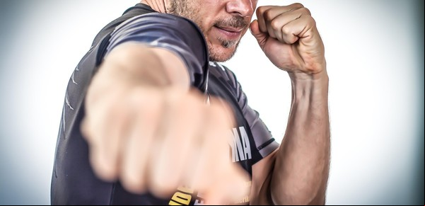 Qué diferencia hay entre UFC y MMA