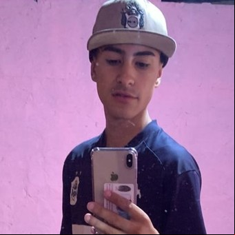 Tiene 14 años y mató a un chico de 18: ya está libre pero piden "que pague por lo que hizo"