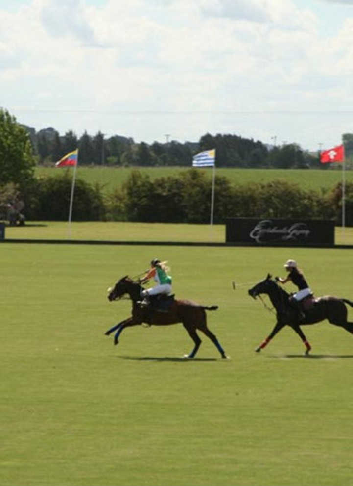 Partido de exhibición en Polo One, donde se organiza el programa Polo Play para jugadores experimentados o principiantes, en Open Door.