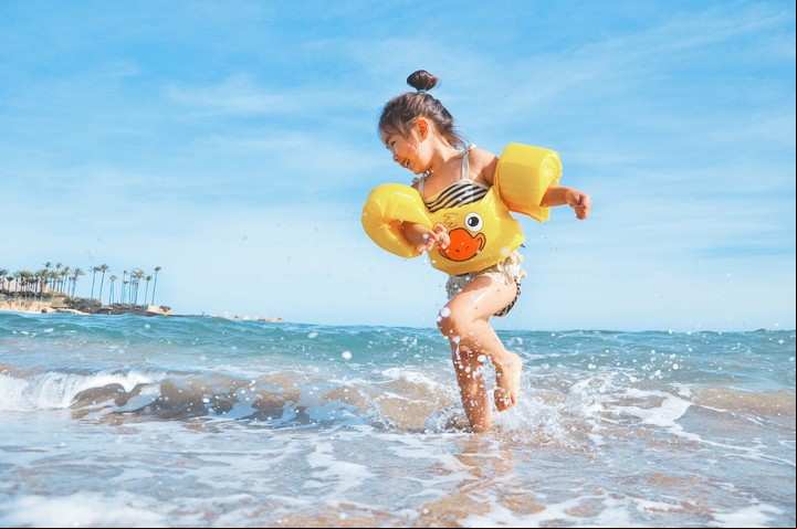 Los niños de más de un año necesitan una dosis diaria de 15 mcg, ( que son 600 UI, o unidades internacionales.)/ Foto: Unsplash.