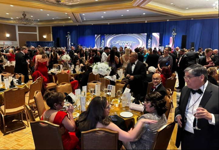 Javier Milei fue premiado en una gala de Latino Wall Street, en Washington, Estados Unidos.