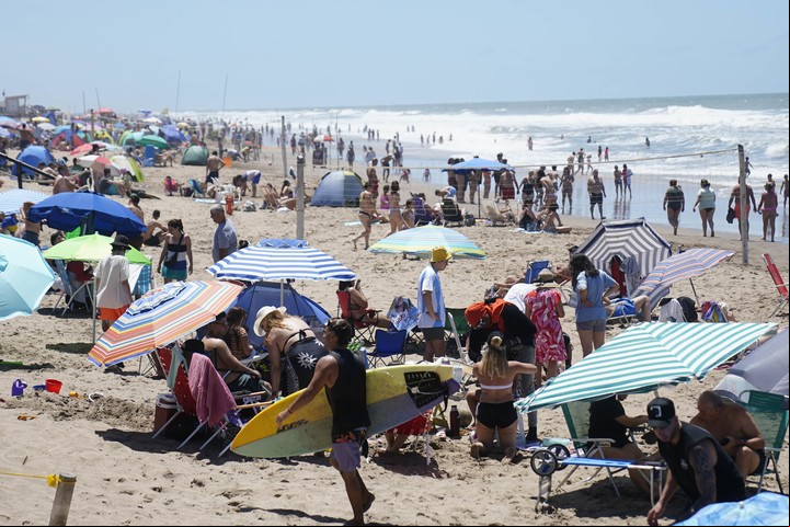 Las playas de Gesell dejaron de ser el destino más elegido por los jóvenes. Foto: Fernando de la Orden / Enviado especial