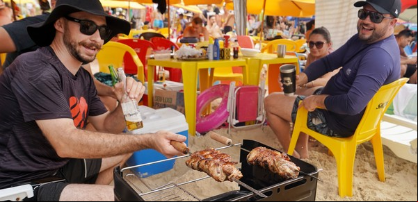 Argentinos en Brasil: los pagos son en pesos y a través de las app