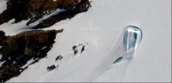 Intriga en el hielo: encontraron una misteriosa puerta en la Antártida