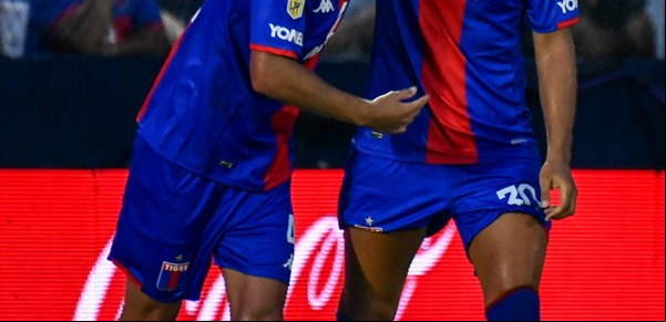 Tigre le dio un baño de realidad a Vélez, que llegaba dulce tras ser campeón: fue con goleada y un cachetazo para Seba Domínguez