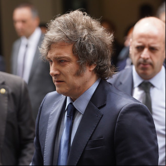 Milei atacó a Kicillof por la  inseguridad en la Provincia e insistió con sus polémicos dichos en Davos sobre ideología de género 