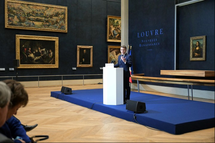 Macron en el Louvre. Foto: EFE