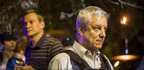 Cómo es la nueva serie con Jorge Marrale y Juan Gil Navarro, que combina surf y narcotráfico y que sólo se ve por cable