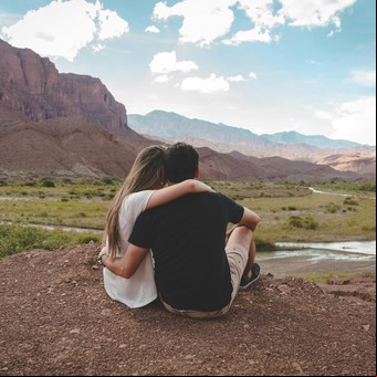 El turismo romance desemboca en Córdoba: cómo es esta nueva forma de viajar y los 4 pueblitos perfectos para visitar