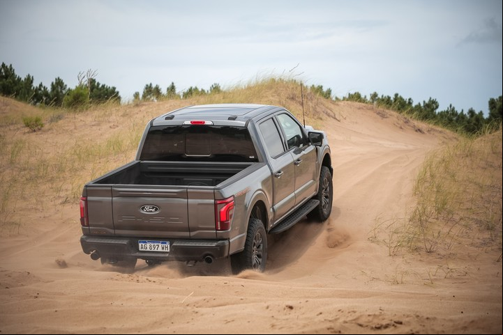 Al tener mayor despeje, la Ford F-150 Tremor mejora sus capacidades off-road.