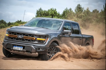 Análisis de la Ford F-150 Tremor: cómo anda la camioneta con mecánica imparable y estilo propio