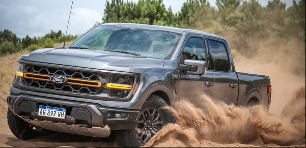 Análisis de la Ford F-150 Tremor: cómo anda la camioneta con mecánica imparable y estilo propio
