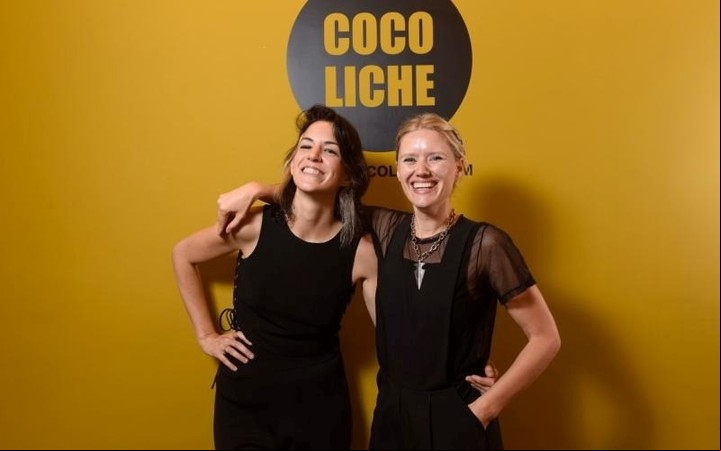 Constanza Darderes y Brenda Andersen, fundadoras de Cocoliche, emprendimiento dedicado a la moda circular.