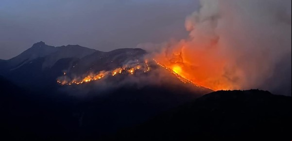 Incendios en la Patagonia: del nuevo foco en Puerto Madryn al drama de más 300 mochileros sin señal y rodeados de fuego en El Bolsón