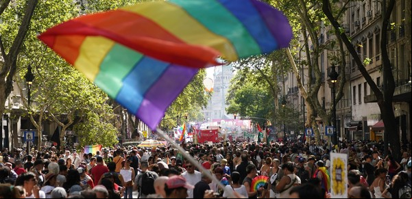 Marcha Federal LGBT contra Javier Milei este 1º de febrero, EN VIVO: críticas al Presidente, fuerte presencia opositora y todo sobre la movilización tras los dichos en Davos