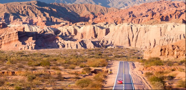 Cafayate: sol, paisajes de colores y buen vino en los Valles Calchaquíes