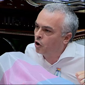 "Soy maricón y me la banco", el duro descargo de un diputado contra Javier Milei por su polémico discurso en Davos