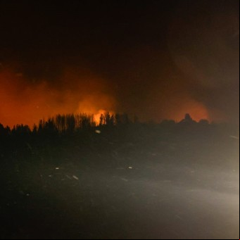 El fuego se descontroló en El Bolsón y se acerca a la ciudad: "Estamos en caos total"