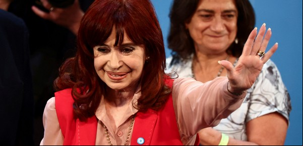 "Se notó que no estás bien": Cristina Kirchner embistió contra Javier Milei por su discurso e interpretó que el Presidente anticipó una devaluación