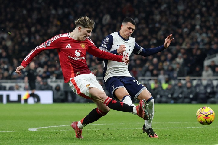 Alejandro Garnacho ante Tottenham. (REUTER)