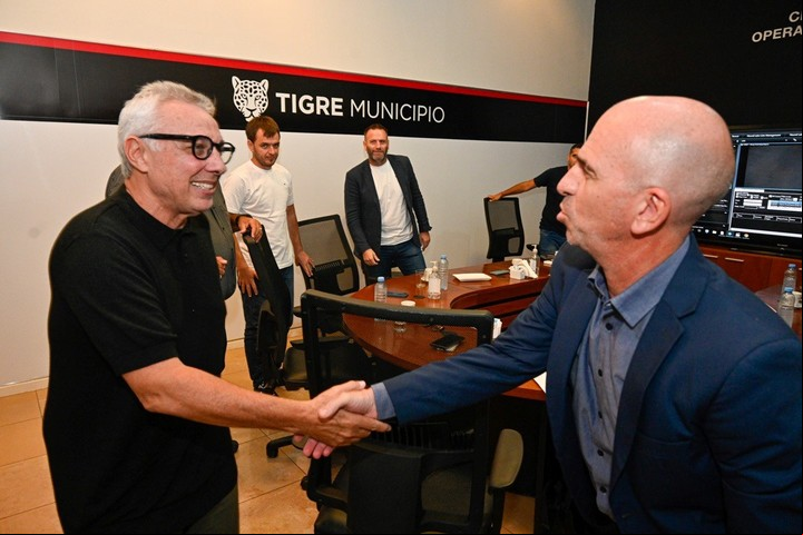 El intendente Julio Zamora recibió a jefes comunales de Córdoba, a quienes les contó acerca de las diferentes políticas de seguridad impulsadas por la municipalidad.