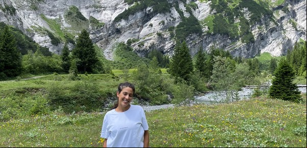 De Argentina a Suiza: la inspiradora historia de la joven que viajó por 3 meses y hoy dirige un hotel
