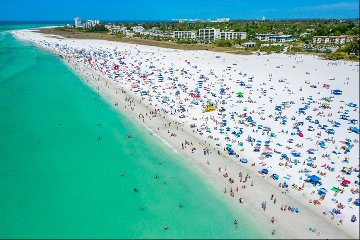 Siesta Beach, ubicada en Siesta Key, Florida, EE.UU. Foto Shutterstock
