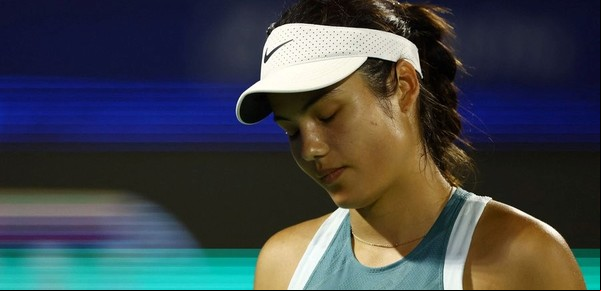 Qué dijo Emma Raducanu después de llorar en la cancha y sufrir otro acoso en el torneo de Dubai