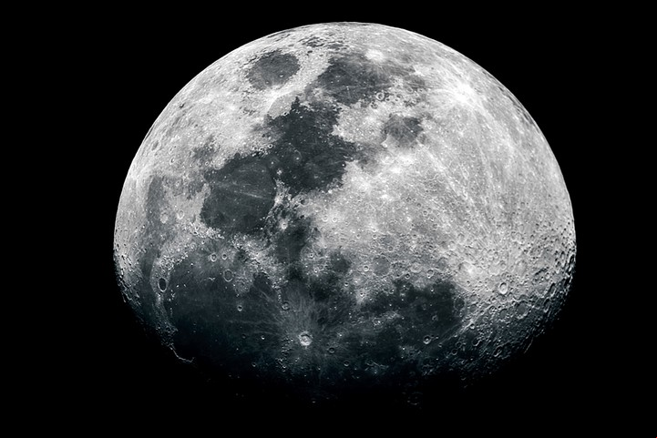 La NASA quiere conquistar el lado oscuro de la Luna. Foto: ilustración Shutterstock.