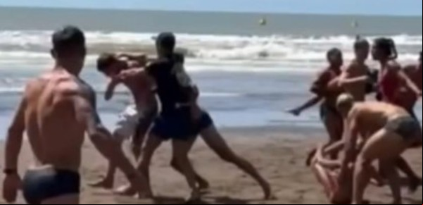Escándalo en la playa: una competencia entre guardavidas terminó en una batalla campal 