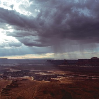 Logro histórico: cómo lograron hacer llover en el desierto y qué tecnología lo hizo posible