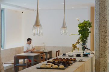Esta moderna cafetería se abre paso en un edificio emblemático de Buenos Aires: dónde queda y cuáles son sus especialidades