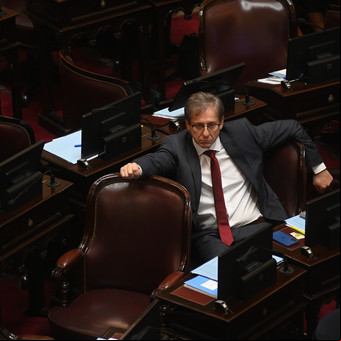 "Basta de traiciones": un sector de la UCR pide una investigación de un Tribunal de Ética para los senadores que cambiaron de postura en el cripto escándalo