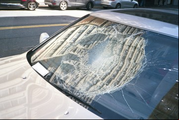 "Mi auto quedó destruido": cuándo y cómo se pueden reclamar al seguro los daños por las fuertes lluvias