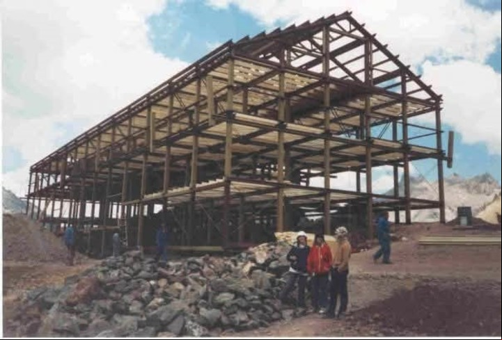 El Hotel de Plaza de Mulas cuando estaba en construcción. Foto: cortesía Daniel Ruiz