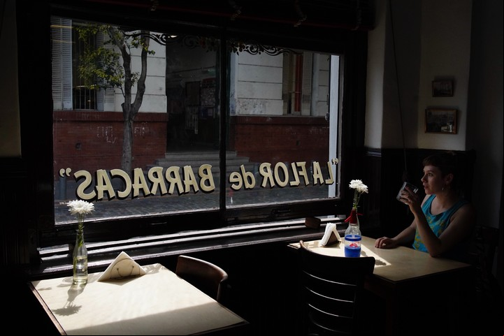 Un café notable que supo reinventarse sin perder su esencia. Foto: Ariel Grinberg - Clarín.