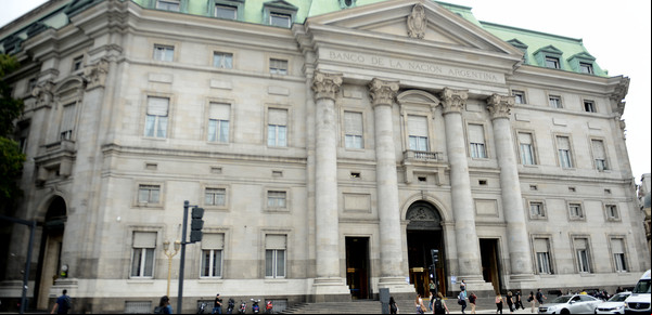 Otro fallo judicial contra la privatización del Banco Nación