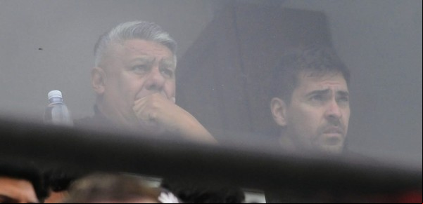 Chiqui Tapia estuvo en un palco en la polémica victoria de Barracas: el detrás de escena de los fallos en contra de Newell's