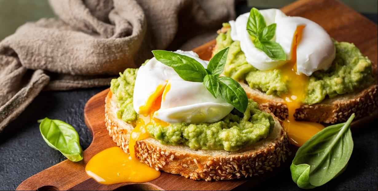 Receta de Avocado toast con huevo poché