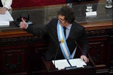 En un discurso de campaña, Milei anunció que enviará al Congreso el acuerdo con el FMI