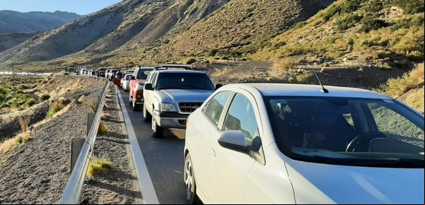 Récord de viajeros a Chile por el feriado de Carnaval: 25 mil personas cruzaron la frontera hasta ahora y hubo hasta 7 horas de cola