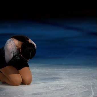 Lágrimas y homenaje de una joven patinadora sobre hielo a su papá, el argentino que murió en la tragedia aérea de Washington