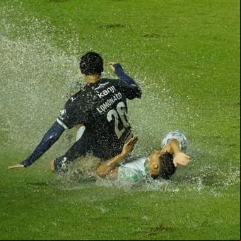 La lluvia no da tregua y el fútbol argentino lo sufre: se reprogramaron los suspendidos Banfield vs Independiente y Platense vs Defensa y ¿se juega San Lorenzo vs Racing?
